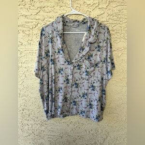 aerie Gray Floral Button-Down Short Sleeve Top